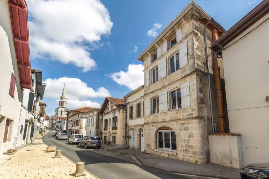 AppartHôtel Lily, Agréable T2 pour 4 pers calme et jardin coeur de Village Bidache Exterior foto